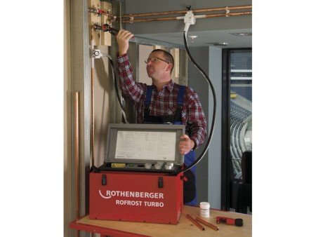 Применение аппарата для заморозки труб  ROFROST